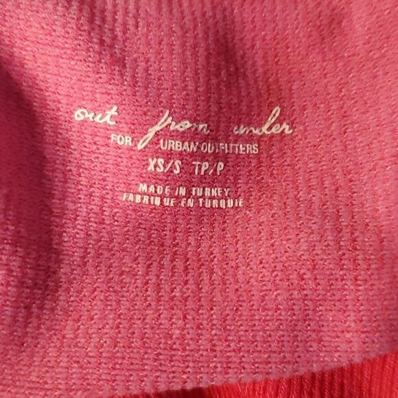 Out From Under pink ribbed crop top - Picture 4 of 4